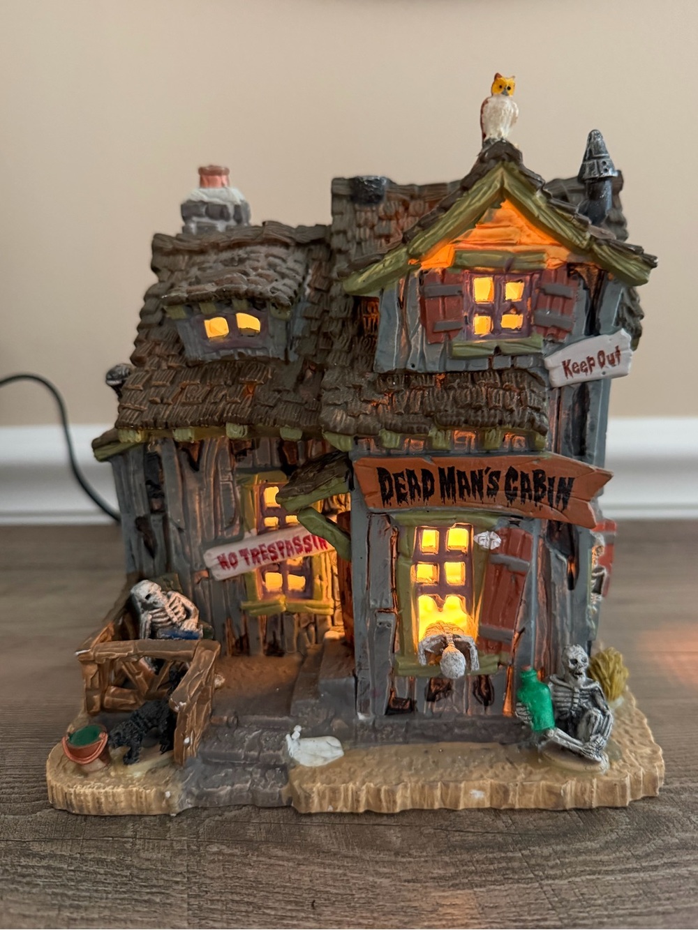 Lemax Spooky Town Dead Man's Cabin Halloween Decor